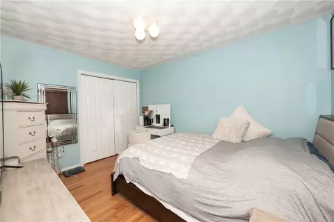 Bedroom - 21 Fieldstone Dr, Coventry, RI 02816 photo 3 of 3