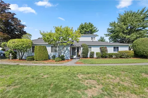 755 Williamsburg Cir, Warwick, RI 02886 photo 2