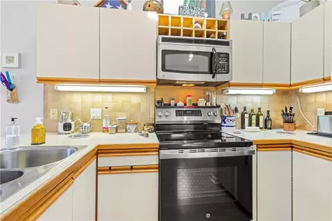 755 Williamsburg Cir, Warwick, RI 02886 photo 14