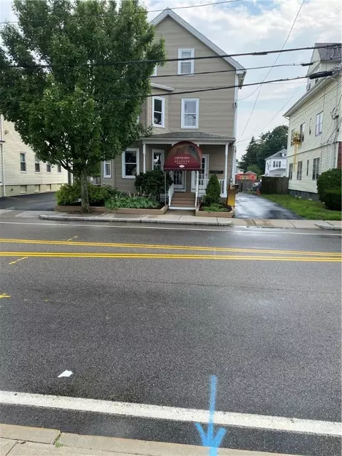 946 Park Ave, Cranston, RI 02910
