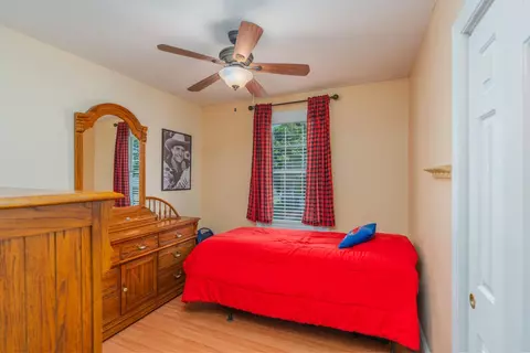 Bedroom - 136 Youngs Ave, Coventry, RI 02816 photo 4 of 4