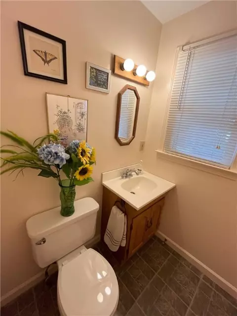 Bath - 124 Darwin St, Woonsocket, RI 02895 photo 2 of 3