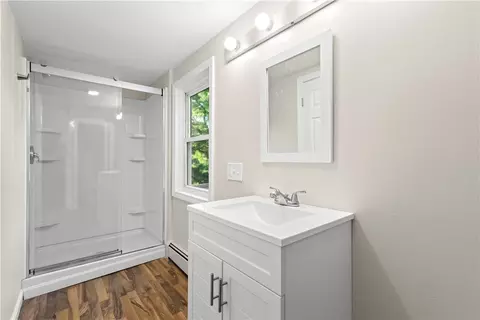 Bath - 280 Long St, Warwick, RI 02886 photo 2 of 2
