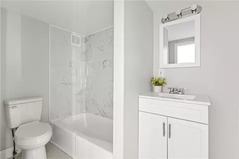 Bath - 280 Long St, Warwick, RI 02886 photo 1 of 2