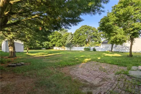 Exterior - 280 Long St, Warwick, RI 02886 photo 4 of 7