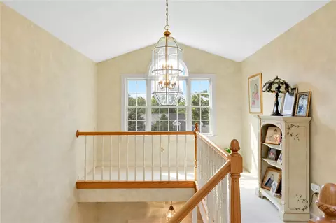 185 Joseph Ct, Warwick, RI 02886 photo 24