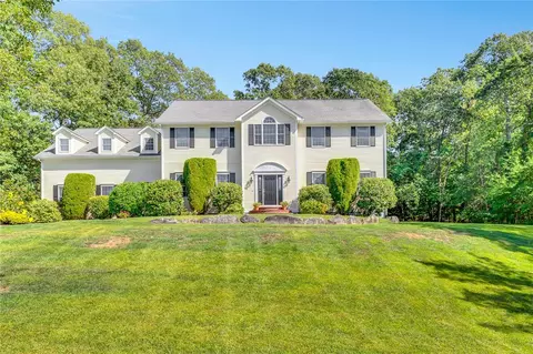 185 Joseph Ct, Warwick, RI 02886 photo 2