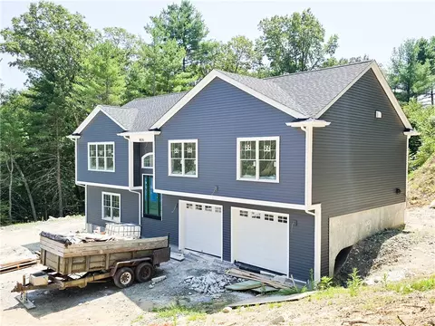 1835 Bronco Hwy, Glendale, RI 02826