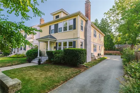 561 Wayland Ave #B, Providence, RI 02906