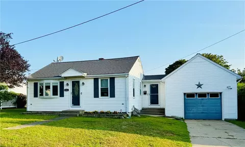 231 Seneca Ave, Pawtucket, RI 02860