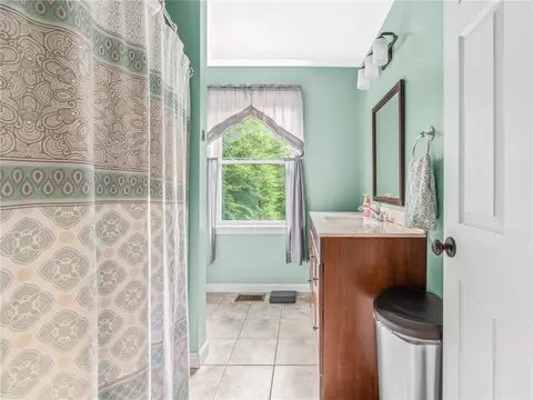 Bath - 162 Pine Orchard Rd, Glocester, RI 02814 photo 2 of 4