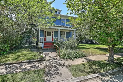20 Stratford Rd, Cranston, RI 02905