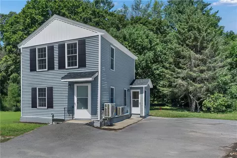78 School St, North Smithfield, RI 02896