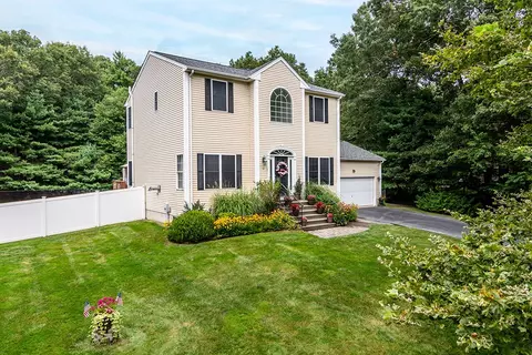 19 Audubon Ln, Hope, RI 02831