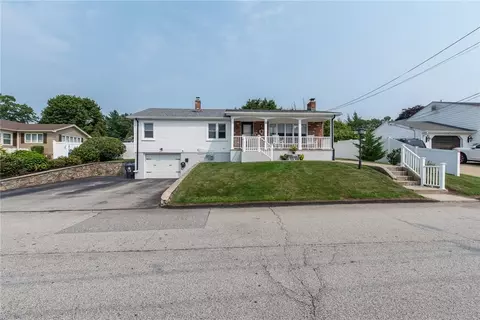 14 Wenscott Ln, North Providence, RI 02904