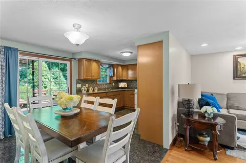 72 Winifred Ave, Warwick, RI 02889 photo 8