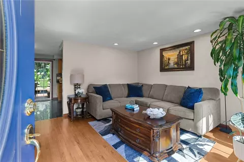 72 Winifred Ave, Warwick, RI 02889 photo 6
