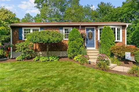 72 Winifred Ave, Warwick, RI 02889 photo 2