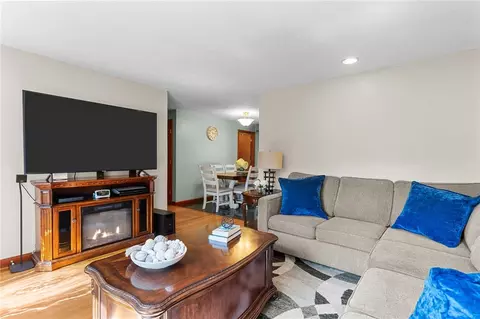 72 Winifred Ave, Warwick, RI 02889 photo 7