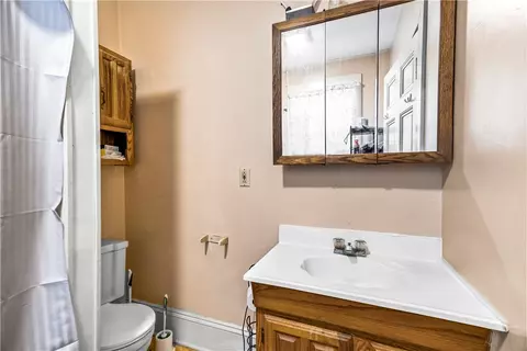 Bath - 426 Blackstone St, Woonsocket, RI 02895 photo 5 of 6