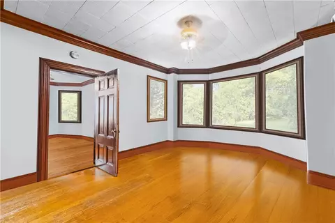 Living - 426 Blackstone St, Woonsocket, RI 02895 photo 4 of 6