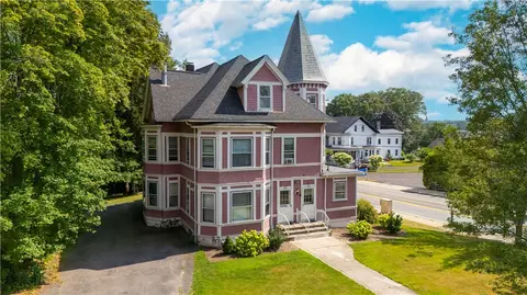 426 Blackstone St, Woonsocket, RI 02895