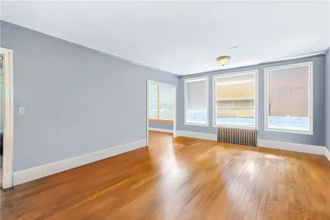 Living - 426 Blackstone St, Woonsocket, RI 02895 photo 3 of 6