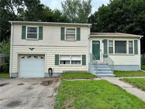 103 Windsor Park Dr, Coventry, RI 02816