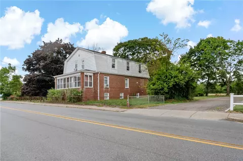 122 Market St, Warren, RI 02885