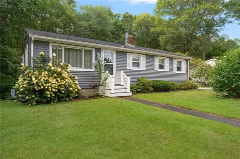 7 S Glen Dr, Coventry, RI 02816