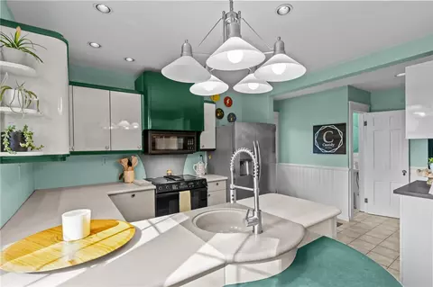 Kitchen - 21 Earlham Way, Warwick, RI 02886 photo 1 of 3