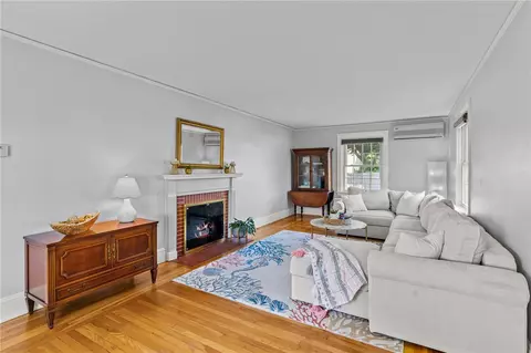 Living - 21 Earlham Way, Warwick, RI 02886 photo 1 of 2