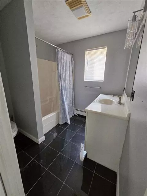Bath - 250 Arnold Rd, Coventry, RI 02816 photo 2 of 2