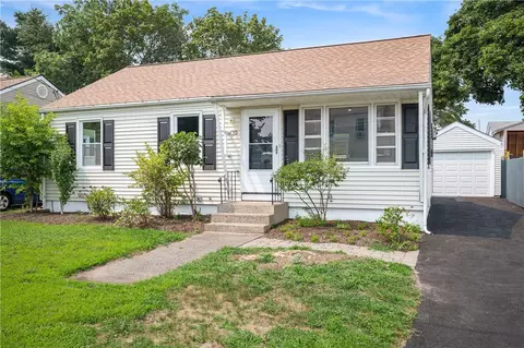 30 Stanley St, Pawtucket, RI 02861