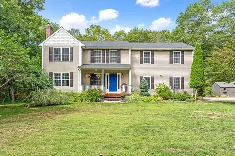 317 Tomaquag Rd, Ashaway, RI 02804