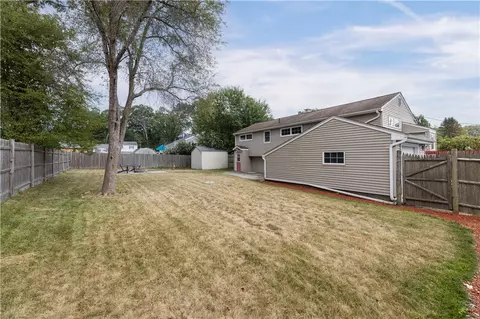 51 Tomahawk Ct, Warwick, RI 02886 photo 33