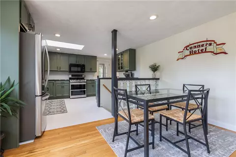 51 Tomahawk Ct, Warwick, RI 02886 photo 5