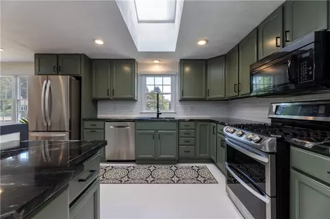 51 Tomahawk Ct, Warwick, RI 02886 photo 8