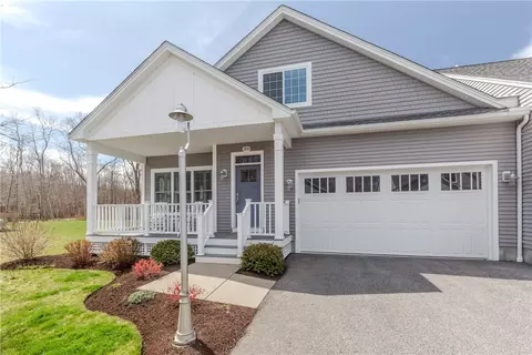 200 Wickford Ct, North Kingstown, RI 02852