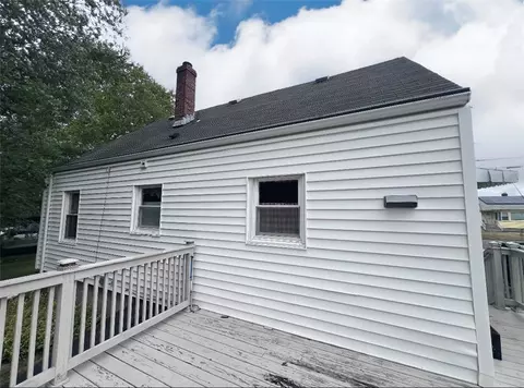 Exterior - 86 Maple Ave, Middletown, RI 02842 photo 6 of 11