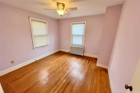 Bedroom - 86 Maple Ave, Middletown, RI 02842 photo 1 of 7