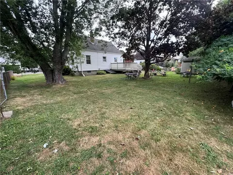 Exterior - 86 Maple Ave, Middletown, RI 02842 photo 9 of 11