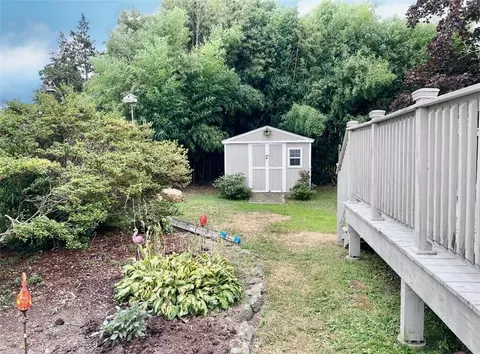 Exterior - 86 Maple Ave, Middletown, RI 02842 photo 7 of 11