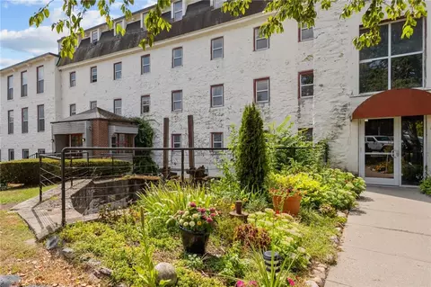 494 Woonasquatucket Ave #403, North Providence, RI 02911