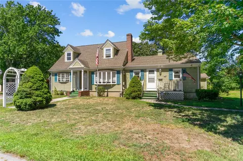 85 Lindy Ave, Warwick, RI 02889