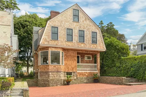 36 Bull St, Newport, RI 02840
