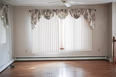Living - 176 Sumner Ave, Warwick, RI 02888 photo 2 of 4