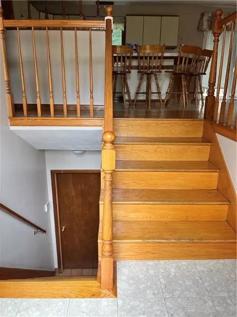 Entry Way - 176 Sumner Ave, Warwick, RI 02888 photo 1 of 3
