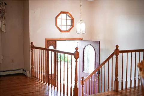 Entry Way - 176 Sumner Ave, Warwick, RI 02888 photo 2 of 3
