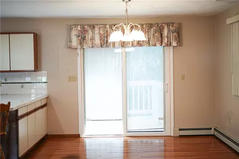 Living - 176 Sumner Ave, Warwick, RI 02888 photo 3 of 4
